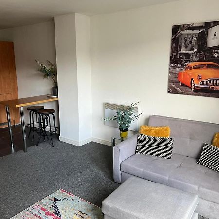 City Centre 1 Bed Apartment With Free On Site Parking With Cctv By Lets Relocations Birmingham Exterior photo