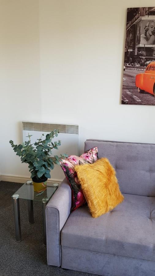 City Centre 1 Bed Apartment With Free On Site Parking With Cctv By Lets Relocations Birmingham Exterior photo