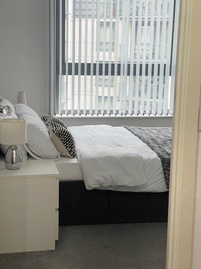 City Centre 1 Bed Apartment With Free On Site Parking With Cctv By Lets Relocations Birmingham Exterior photo